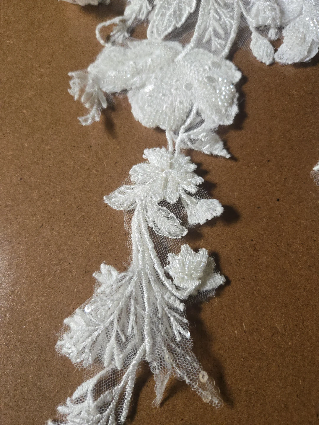 2 Pairs White Lace Appliques with Beads and Sequins - photo 3