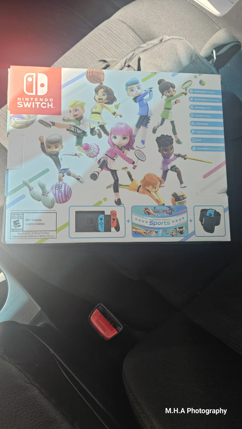 Nintendo Switch Sports with Game & Leg Strap - photo 3