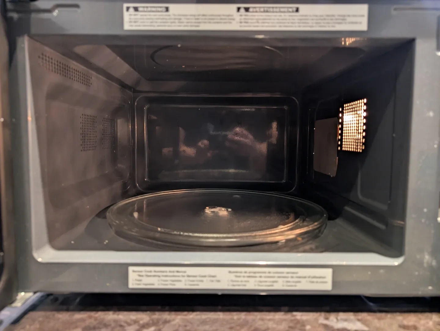 Panasonic Microwave NN-SU65LB 1100W - photo 2