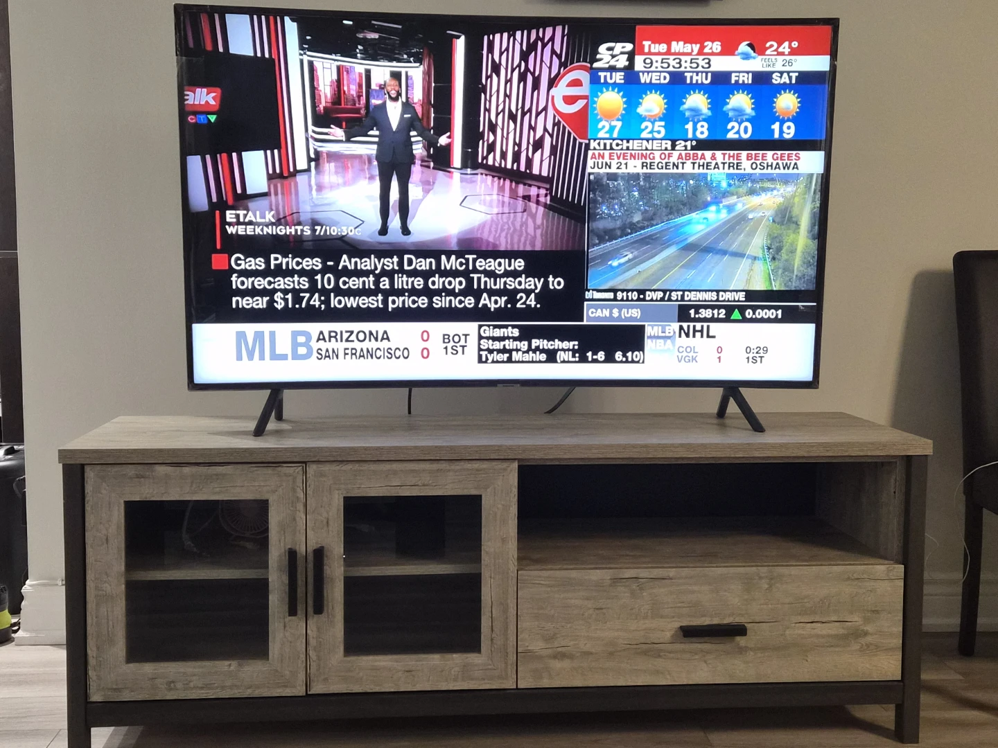 Samsung 55" UHD 4K Smart TV with  Stand
