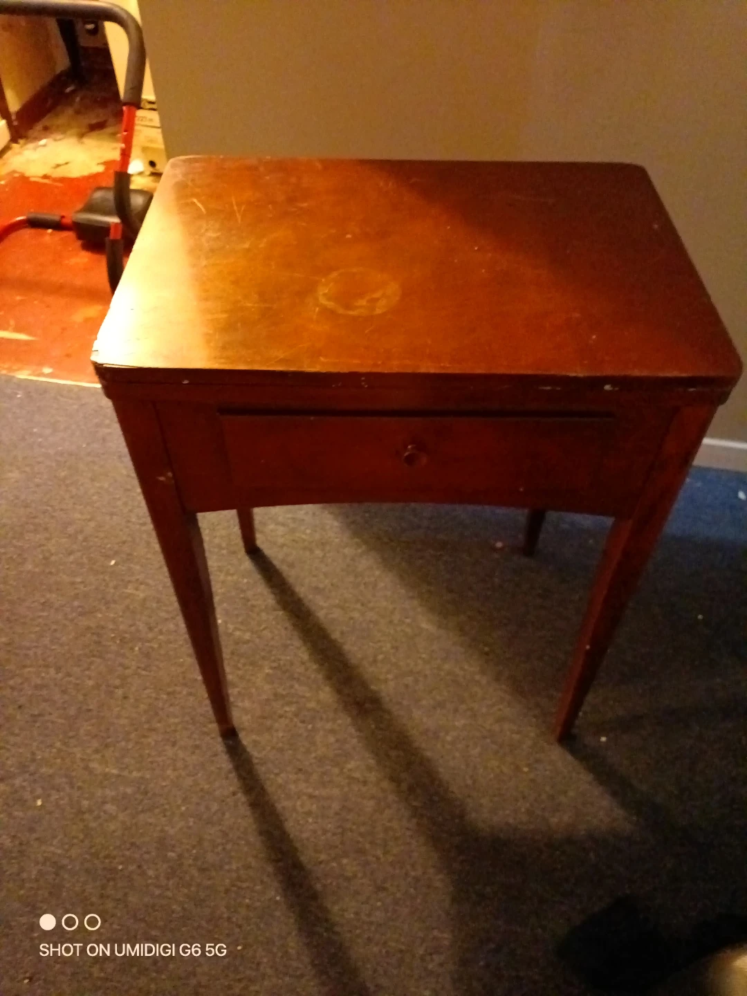 Singer Sewing Machine with Wooden Cabinet - photo 4