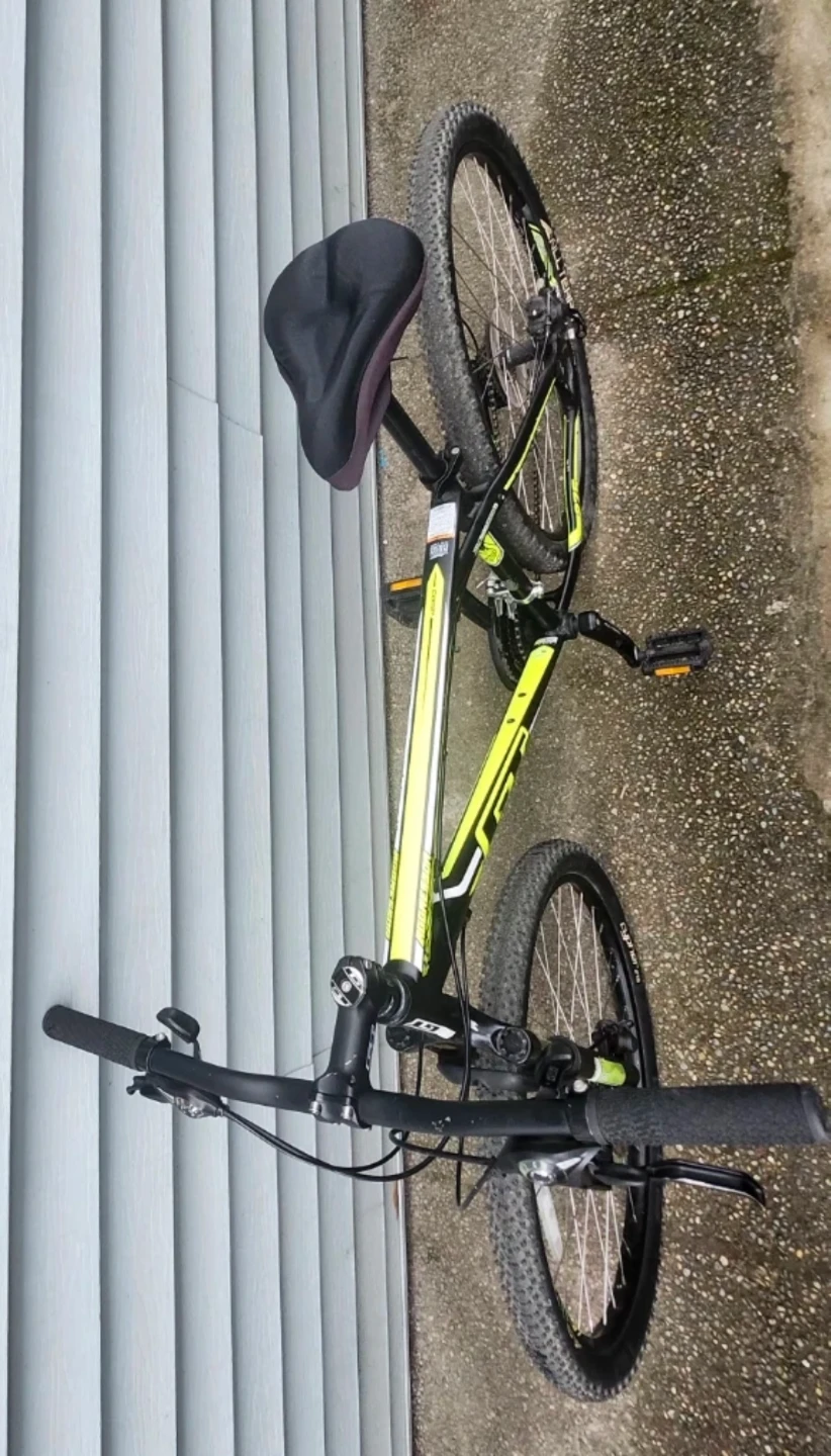 GT Mountain Bike - photo 2
