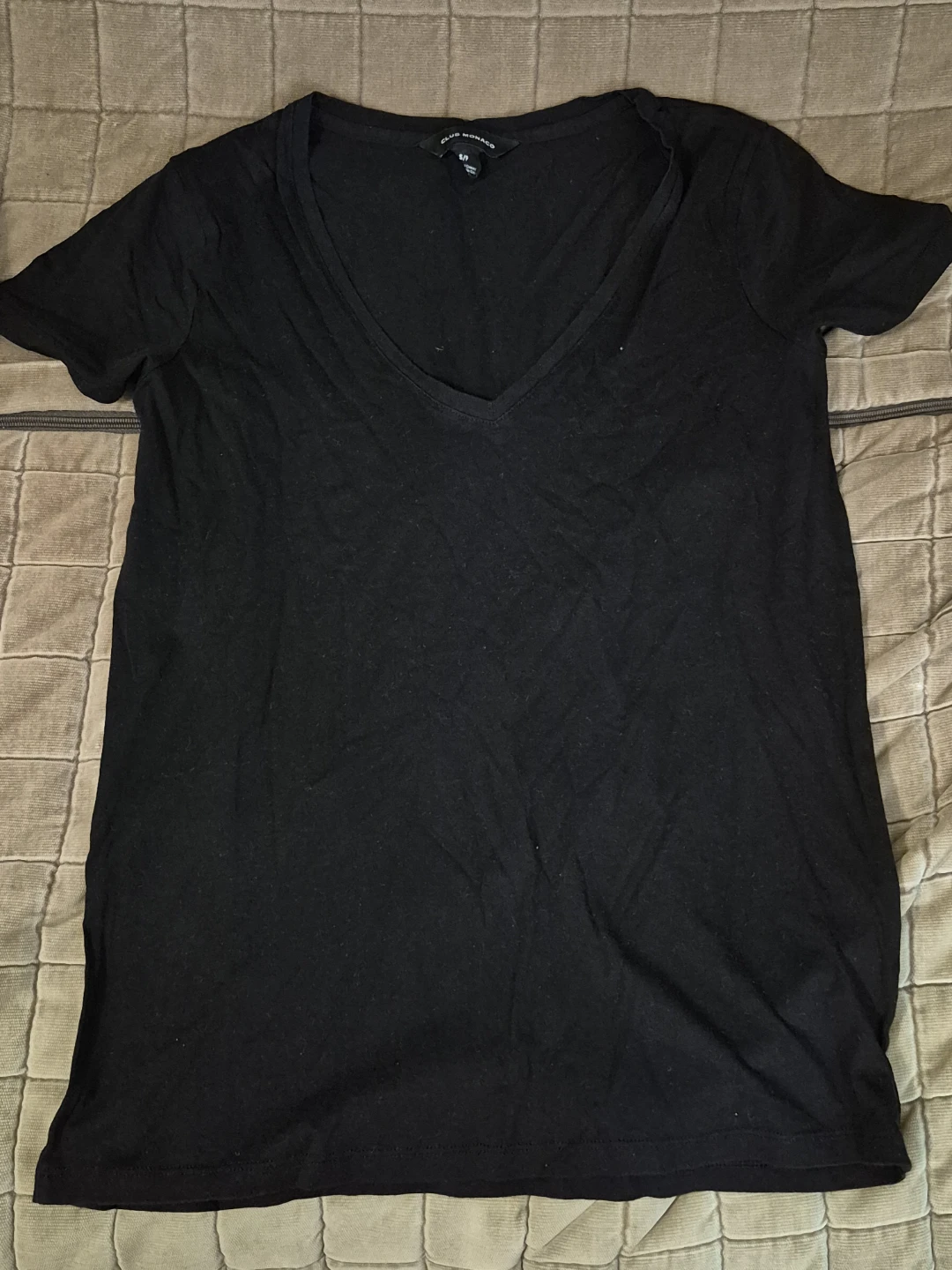 Club Monaco small size v neck black short sleeve tshirt