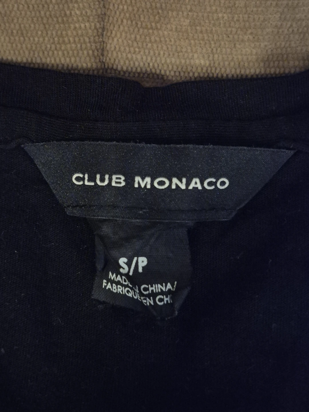 Club Monaco small size v neck black short sleeve tshirt - photo 2