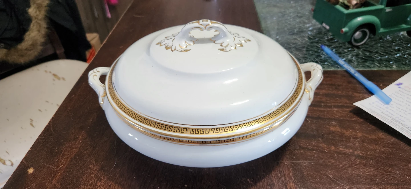 Keeling & Co. Ltd. "Losol Ware" Serving Dish