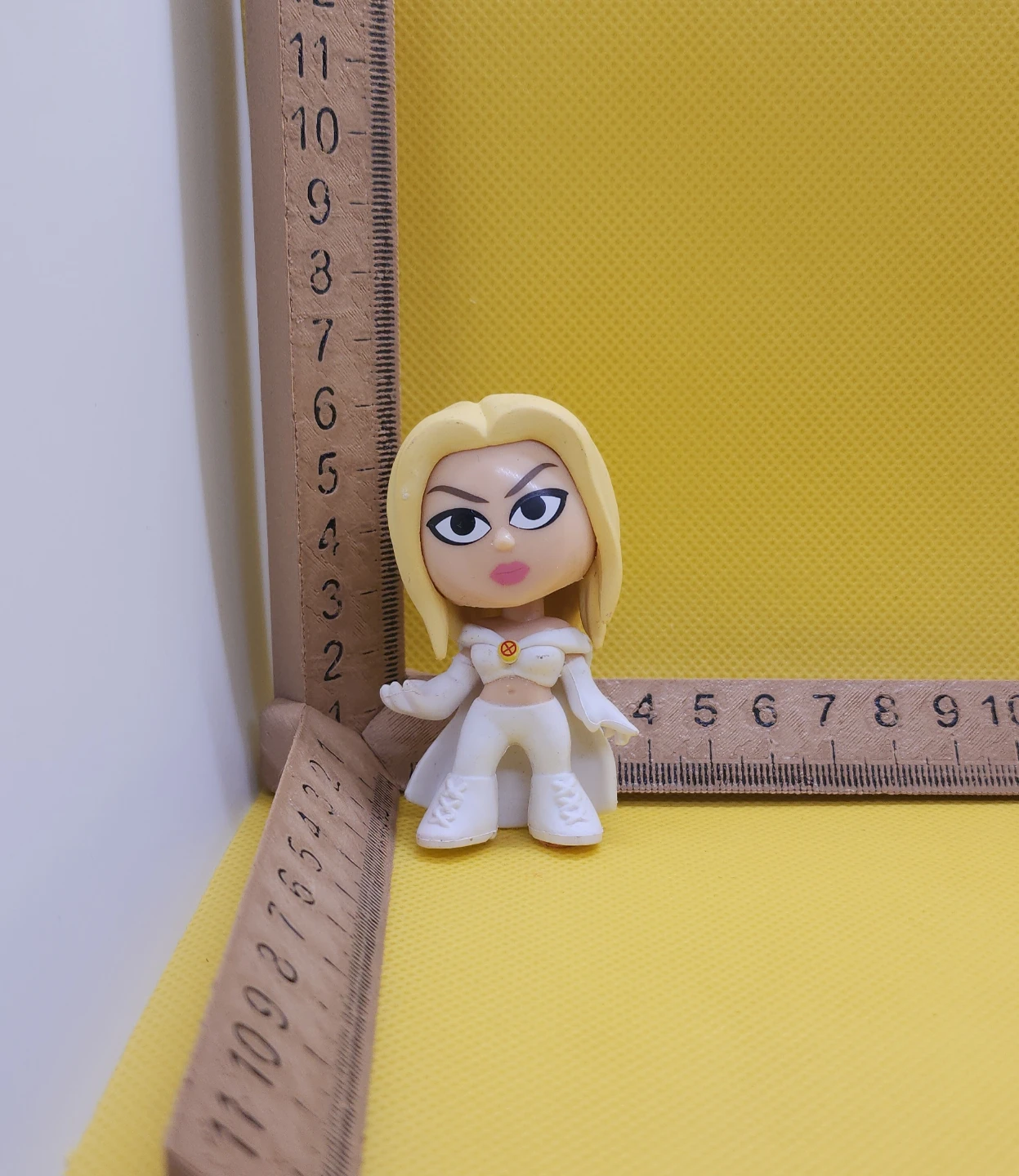 Funko X-Men Mystery Minis Emma Frost Vinyl Figure - photo 3