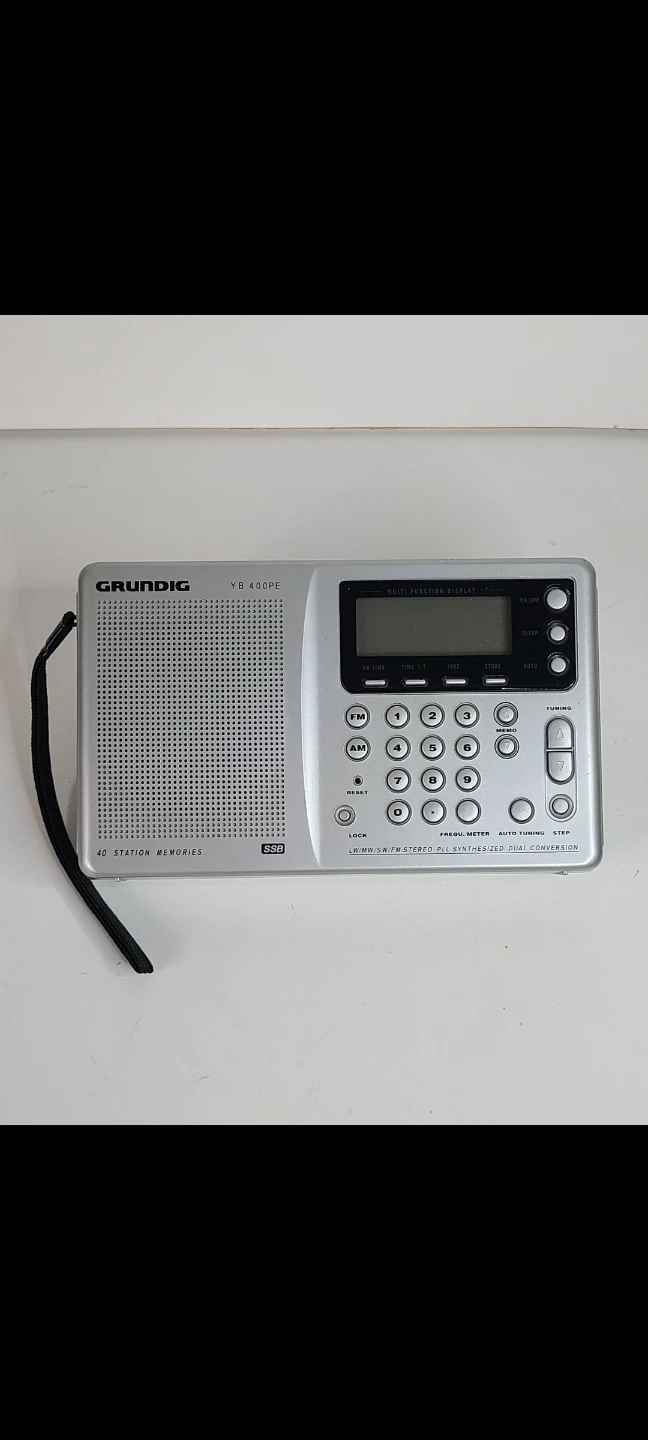 GRUNDIG YB 400PE Portable Radio - Great Condition! - photo 2