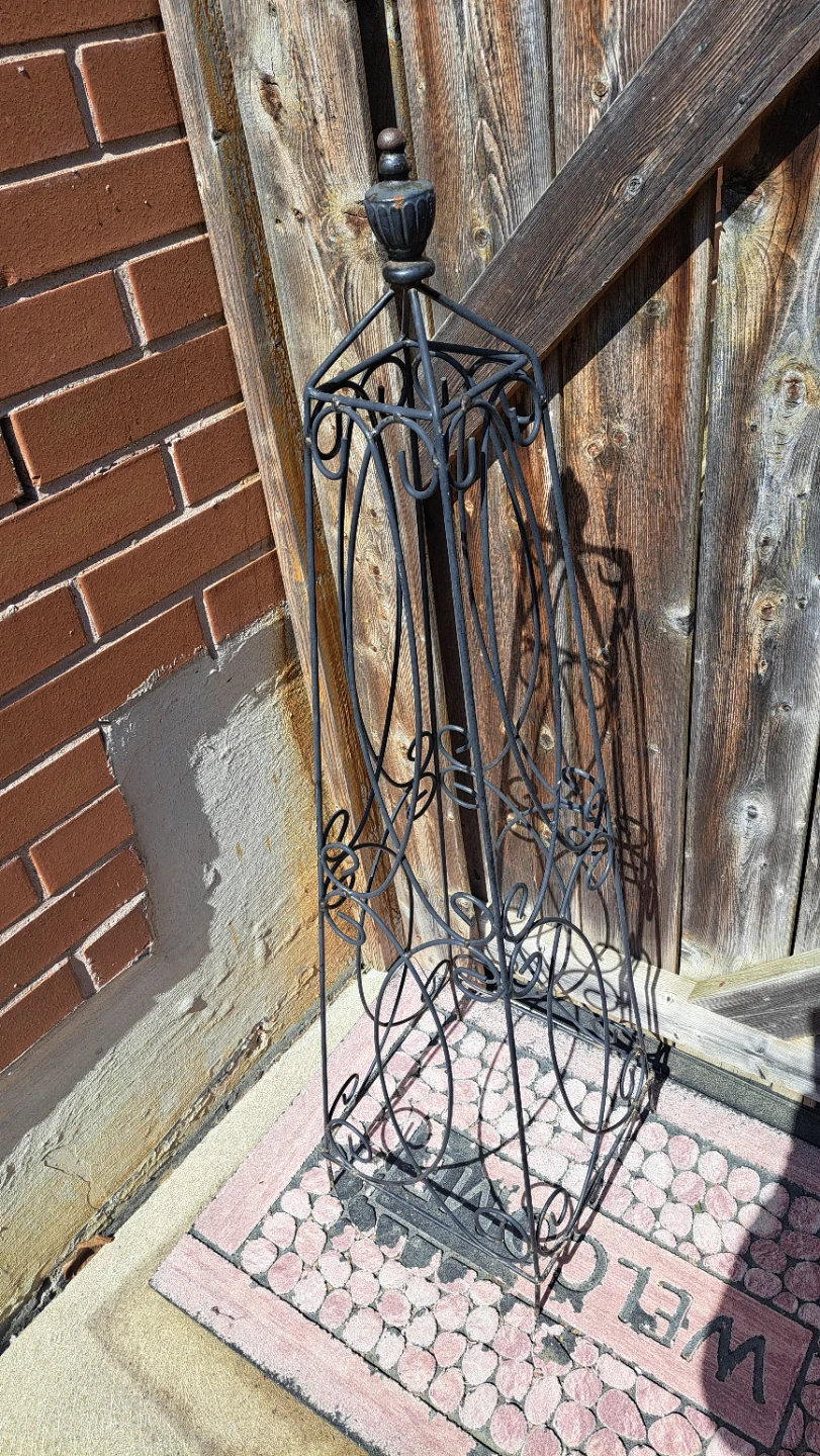 Metal Garden Obelisk Trellis