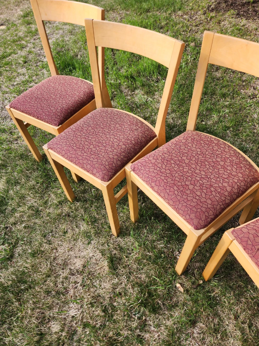 4 vintage wood dining chairs, upolstery clean! - photo 4