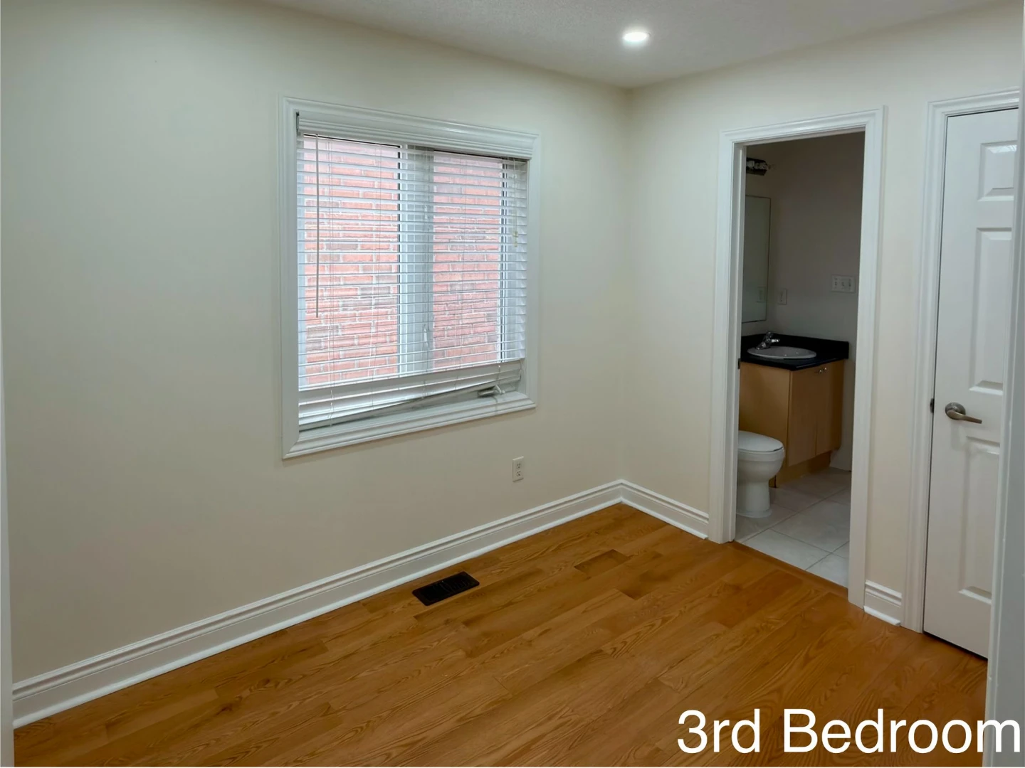 Three Bedroom Townhouse with Deck and Garage