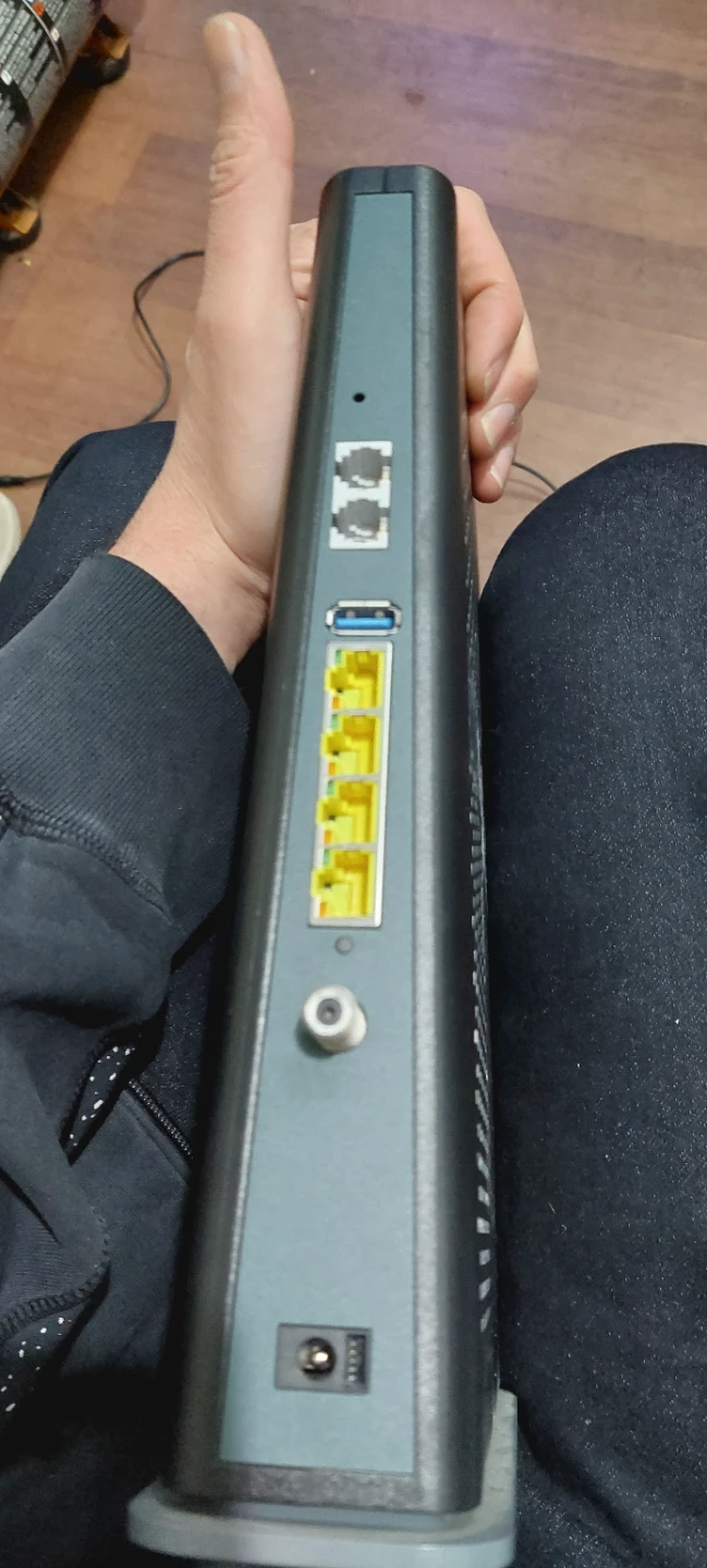 ARRIS TG3452 Modem/Router - photo 2