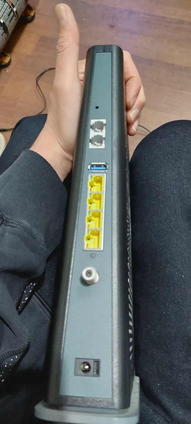 ARRIS TG3452 Modem/Router - photo 2