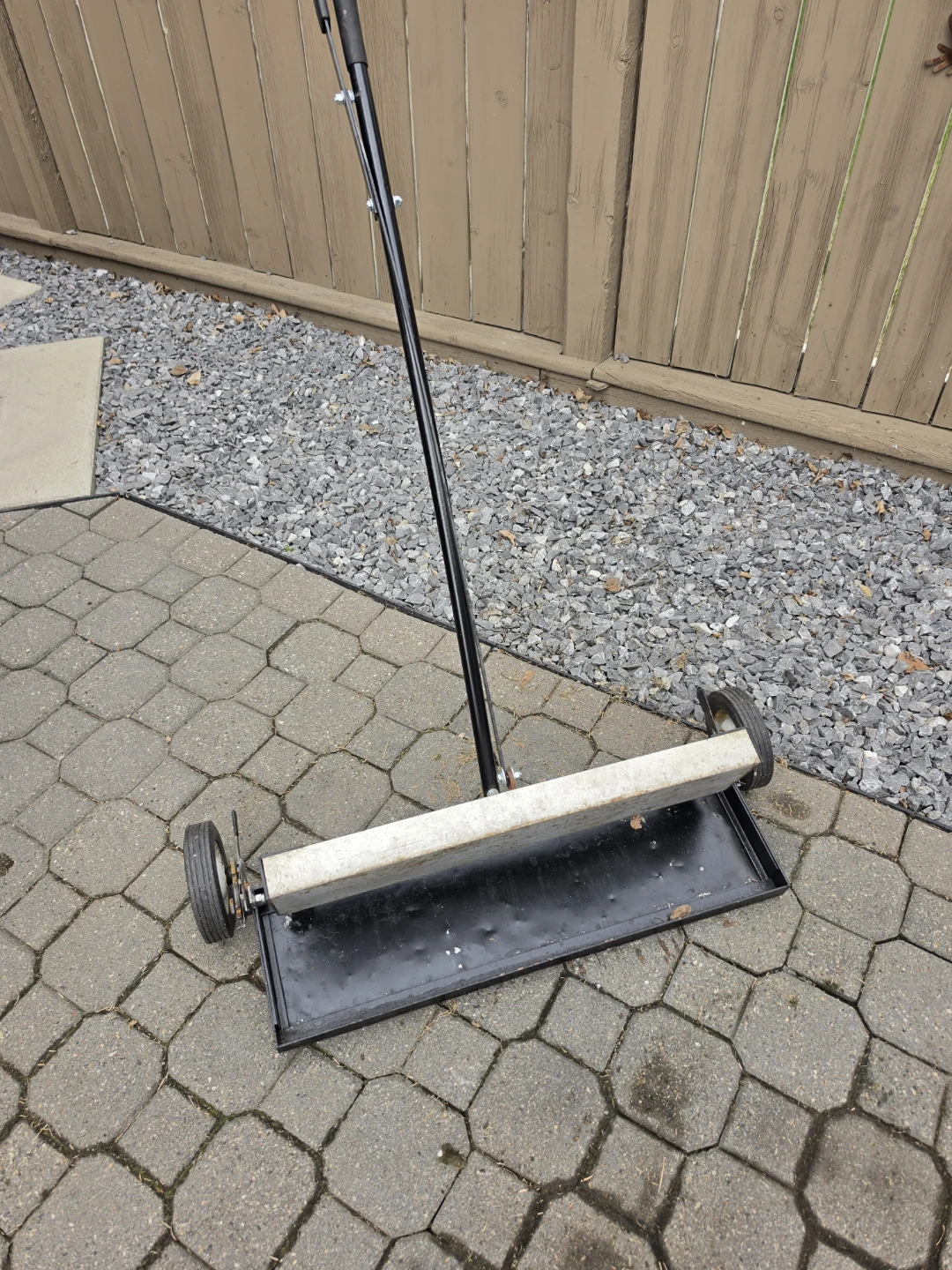 Magnetic Sweeper Tool - photo 2