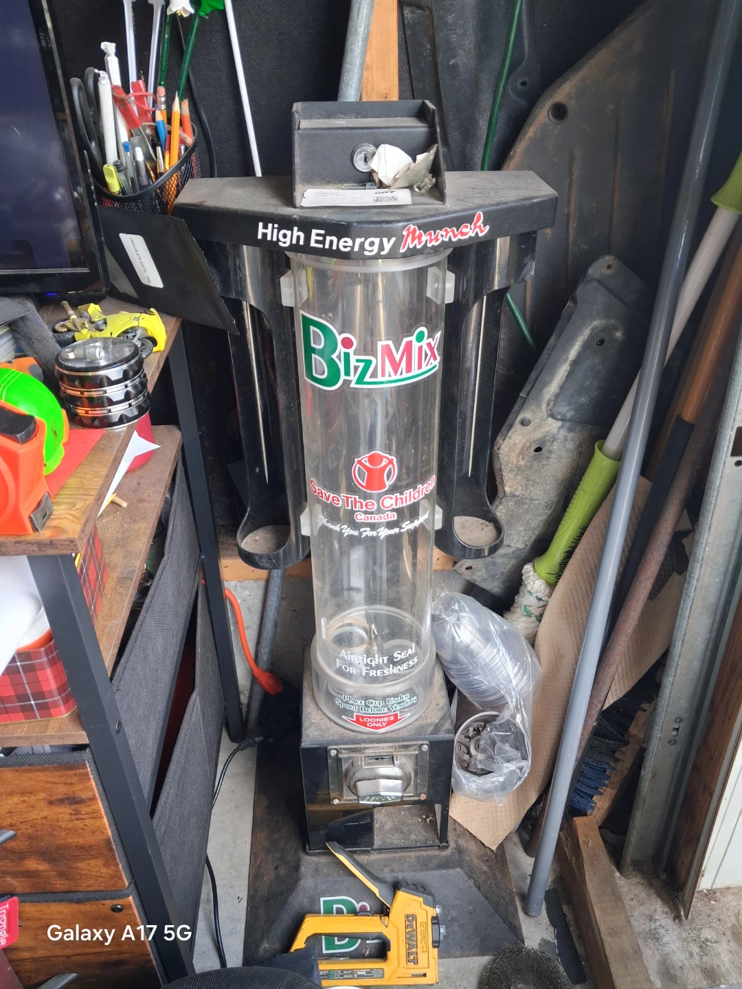 BizMix "High Energy Munch" Vending Machine
