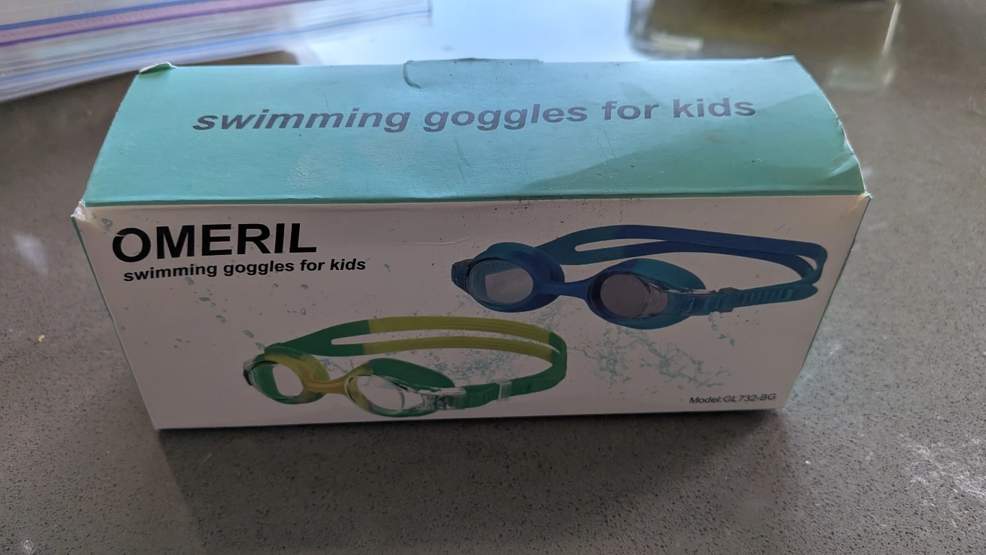 New kids swim goggles (2)