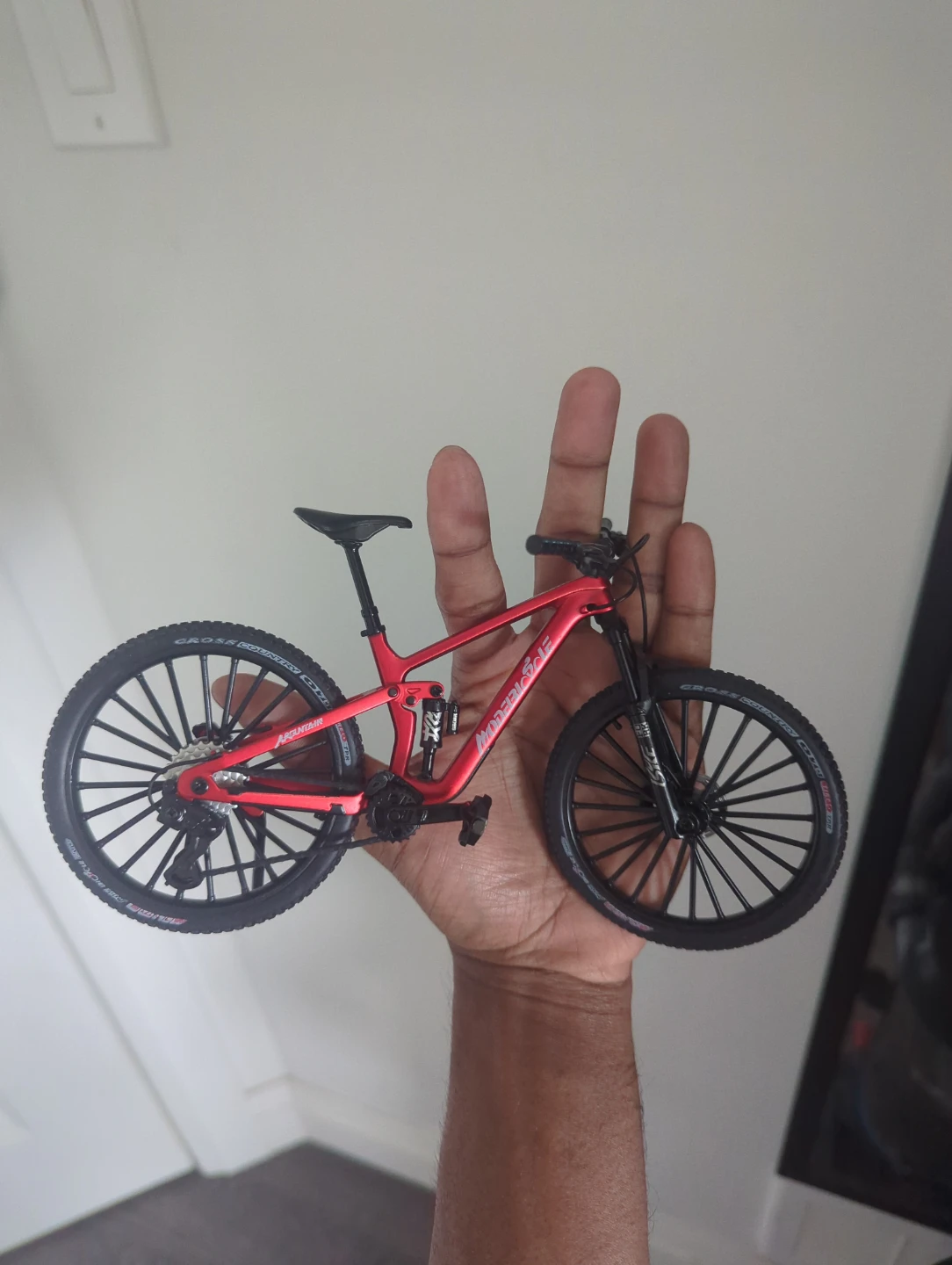 diecast model bike 1:6 scale