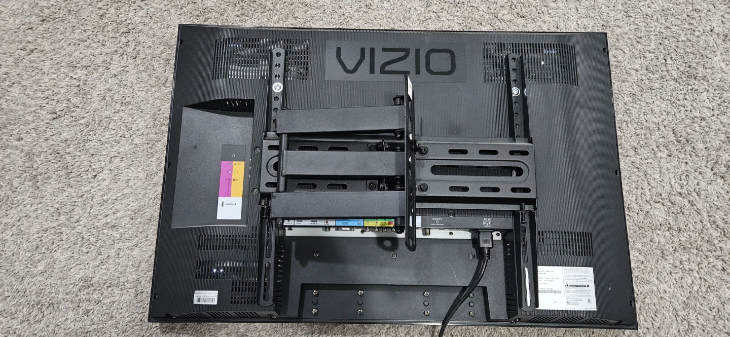 Vizio TV with Remote and Wall Mount - photo 4