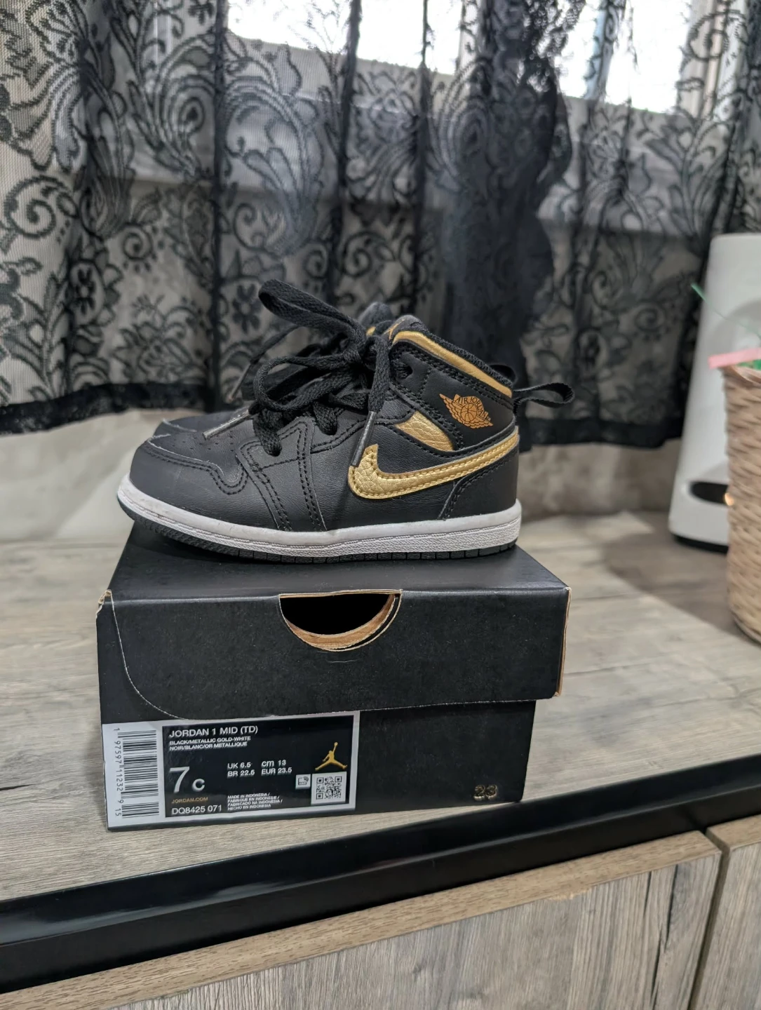 Jordan 1 Mid (TD) Toddler Shoes - Black/Metallic Gold, Size 7C - photo 3