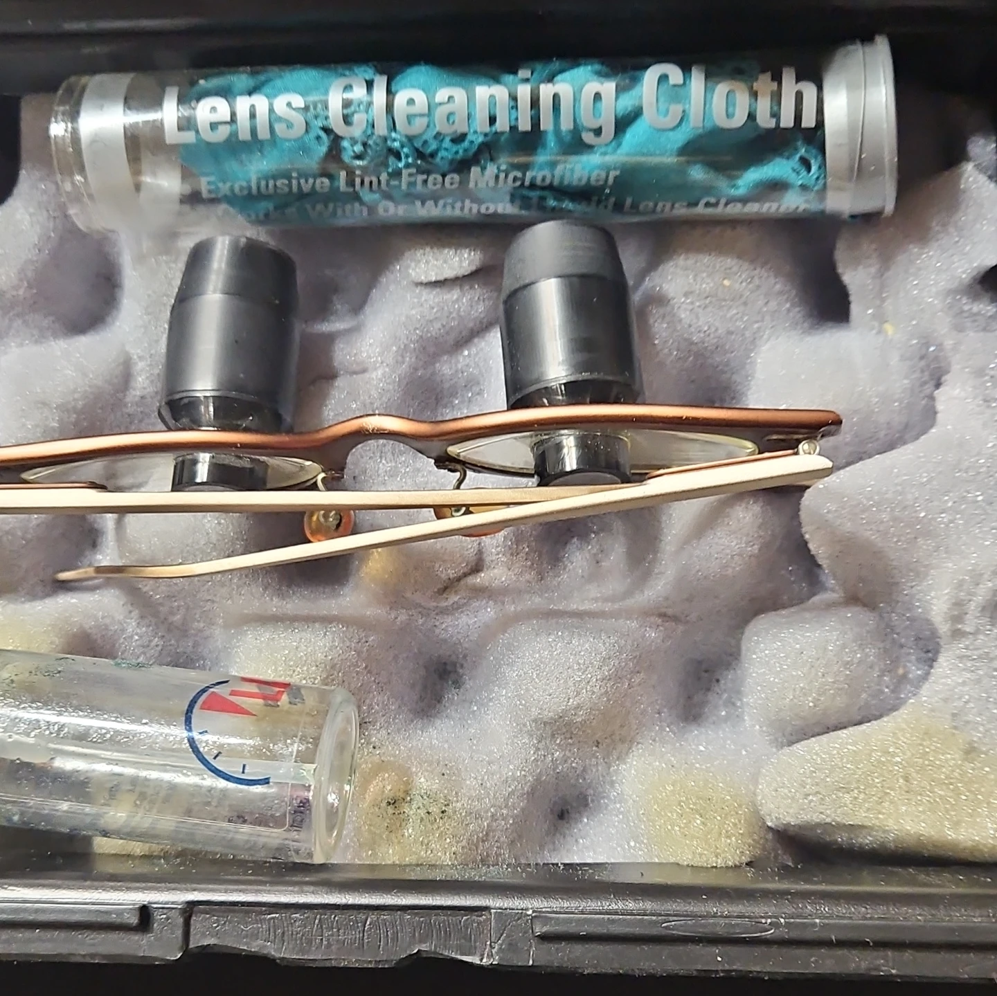 Surgical protective glasses with magnifying Loupes - photo 2