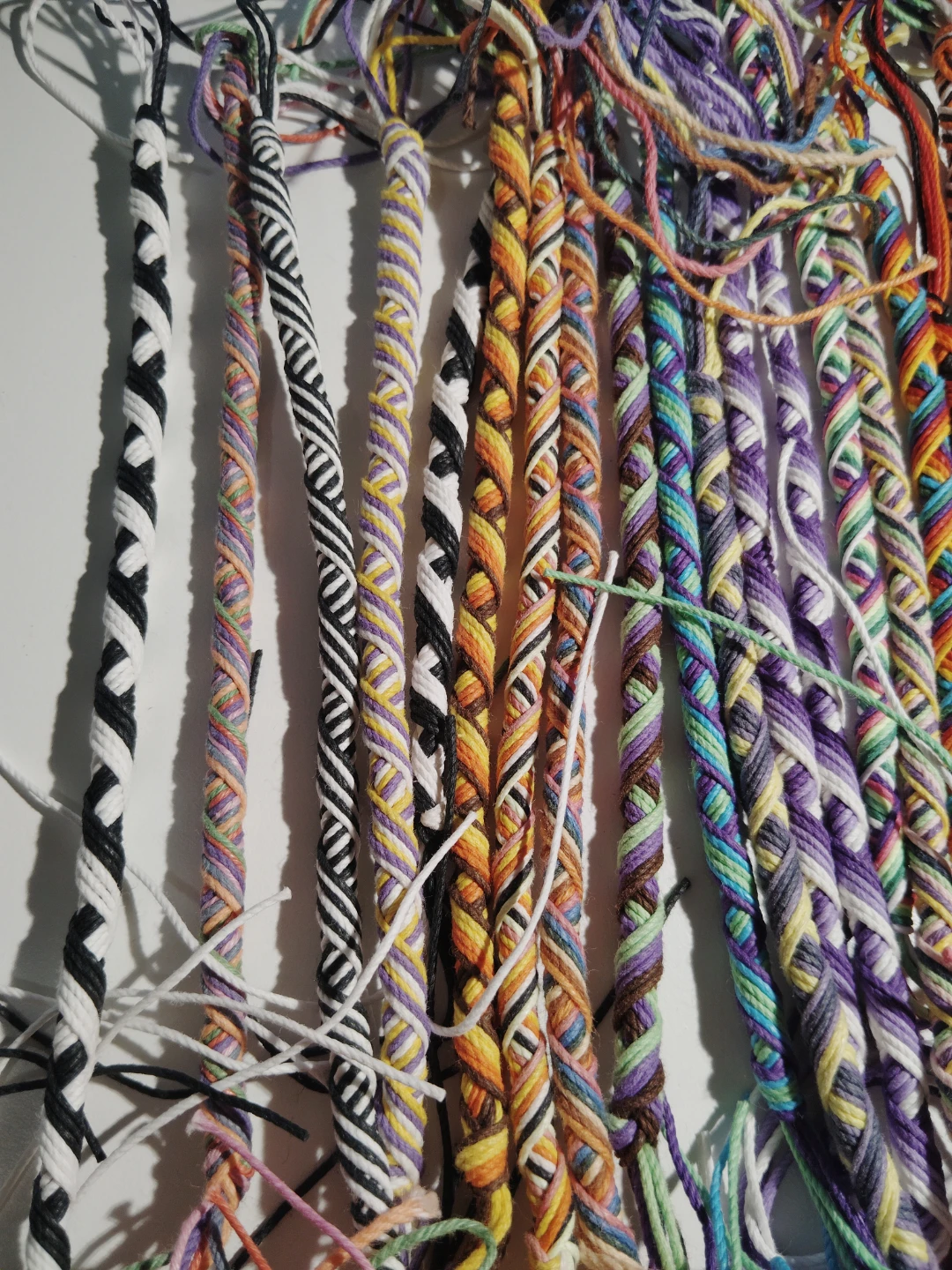 Thread bracletes different prices ($4-5) - photo 3