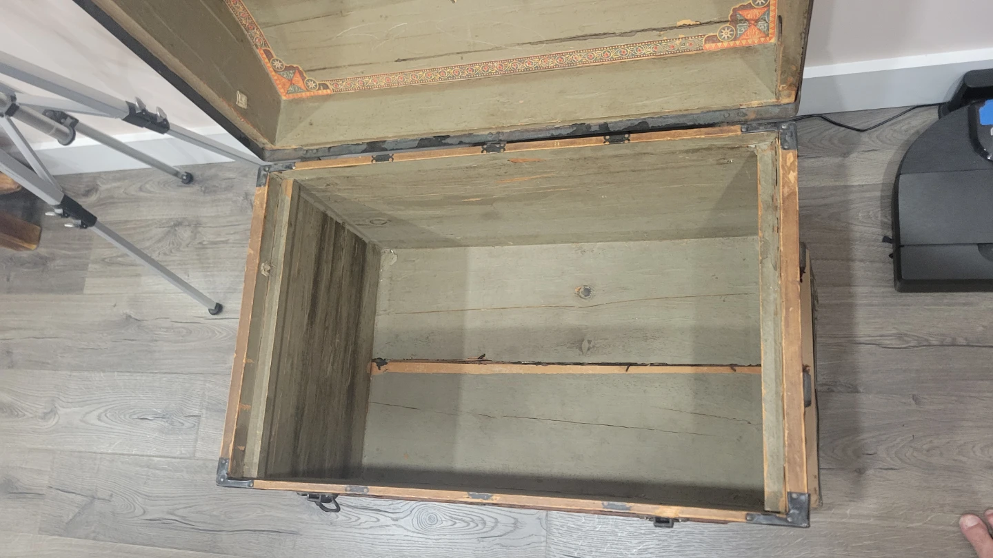 Antique Steamer Trunk Storage Chest - photo 3