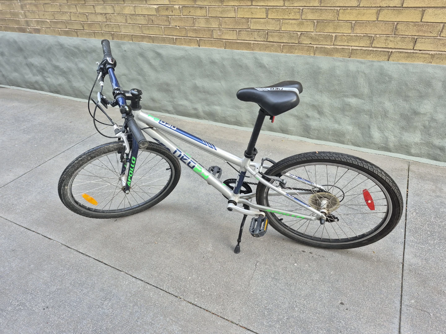 Apollo Neo 7 Speed Geared Bike