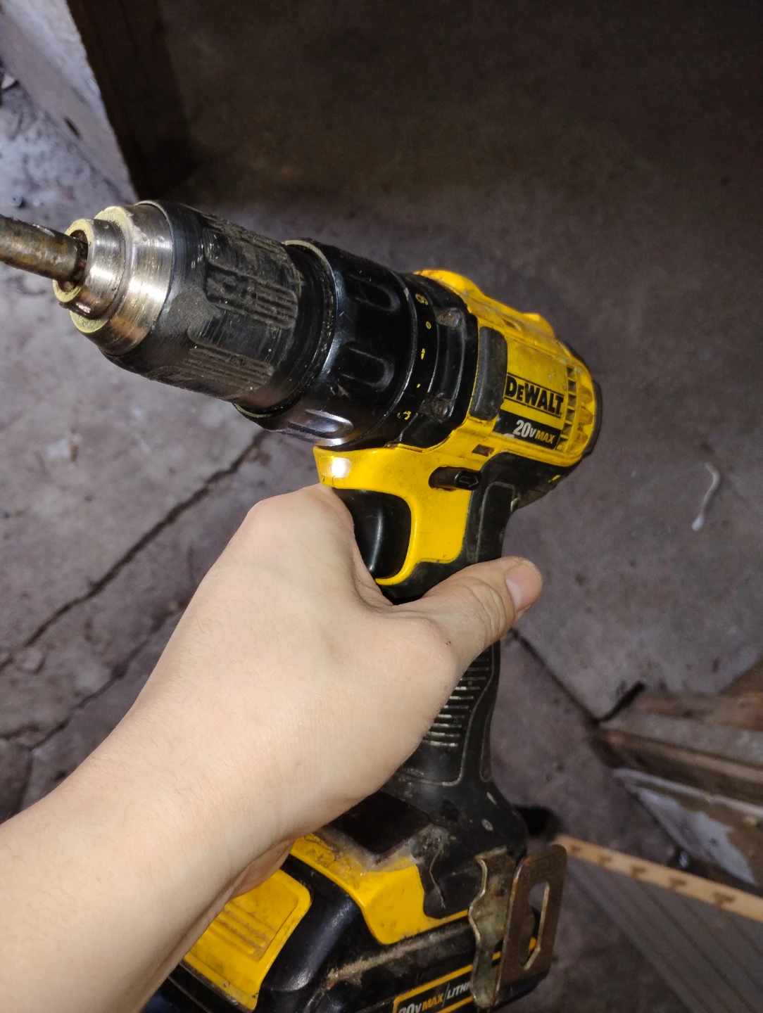 DeWalt DCD780 20V MAX Lithium Ion Cordless Drill - photo 4