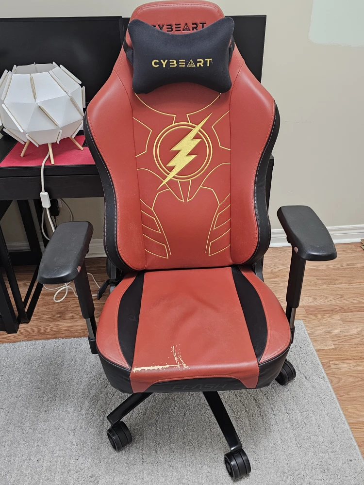CYBEART Gaming Chair - Red/Black