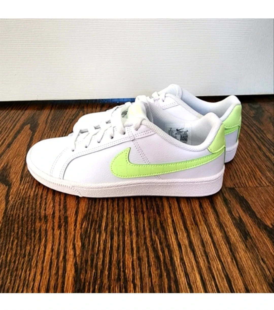 Nike Women's Court Royale 2 Low Top Sneakers Women 5 or 35.5