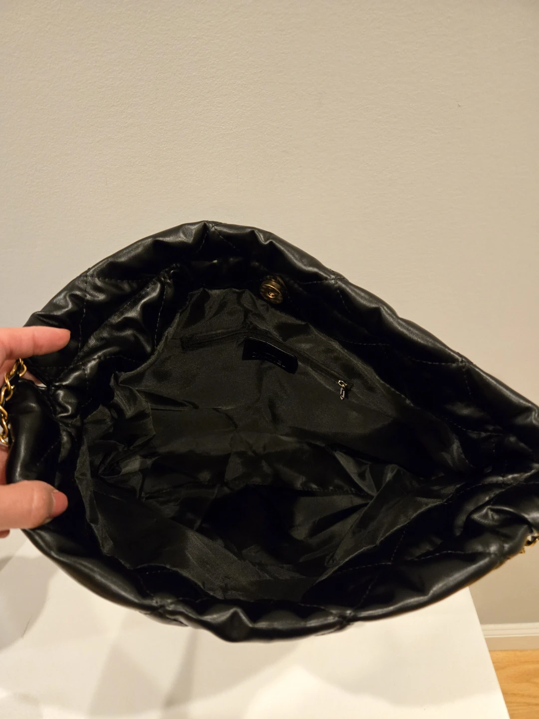 Chanel 22 Hobo Black Quilted Chain Tote Bag- Medium 37cm - photo 2