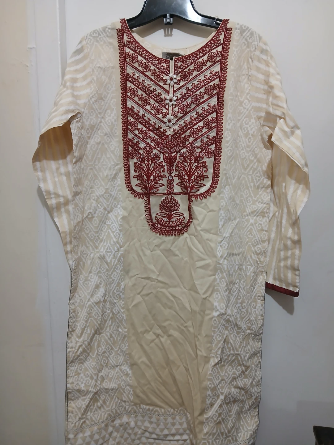 3-Piece shirt with Pants and Dupatta - Cream/Maroon
