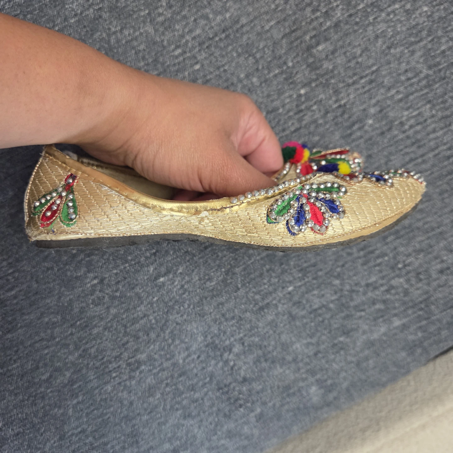 Embroidered Gold Jutti Flats (Kids size 10-12) - photo 2
