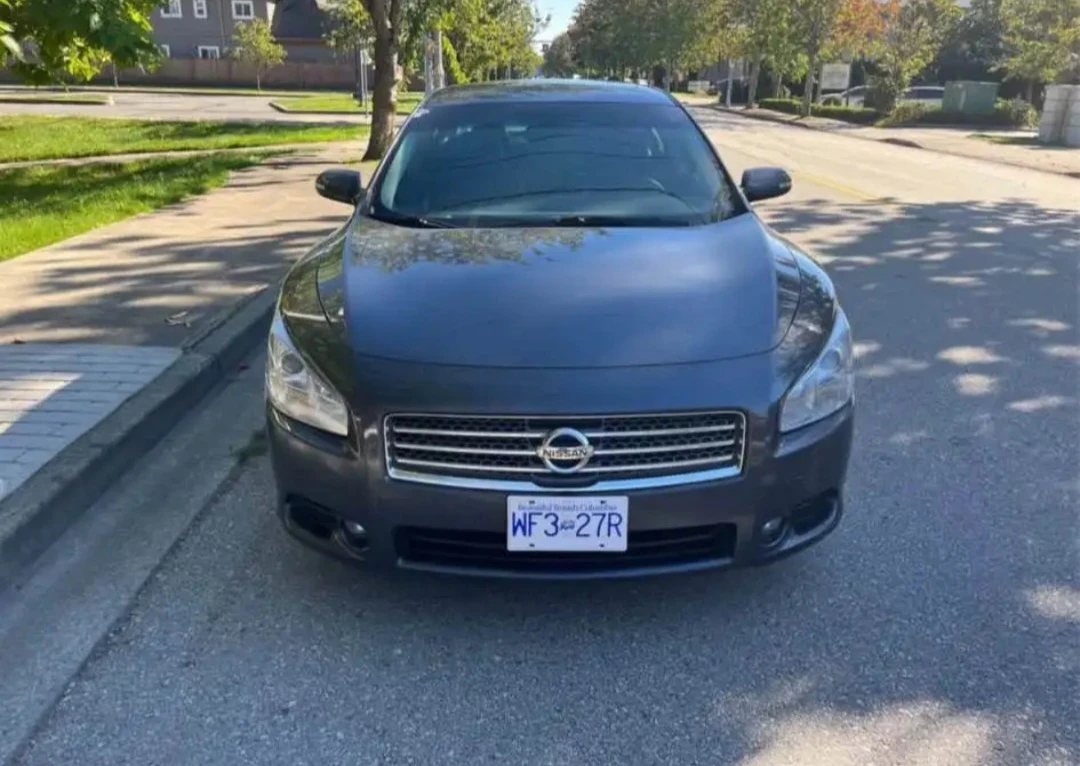 Nissan Maxima Sedan