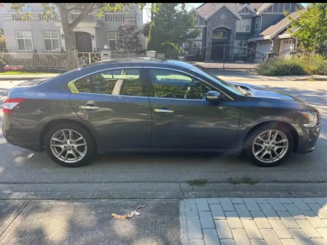 Nissan Maxima Sedan - photo 3
