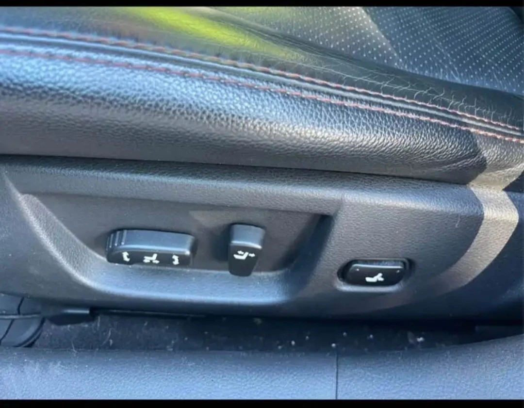 Nissan Maxima Sedan - photo 4