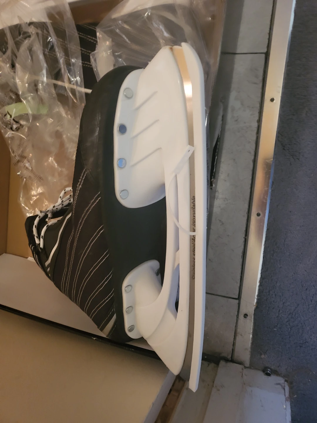 Vick Hockey Skates Size 10 - photo 3