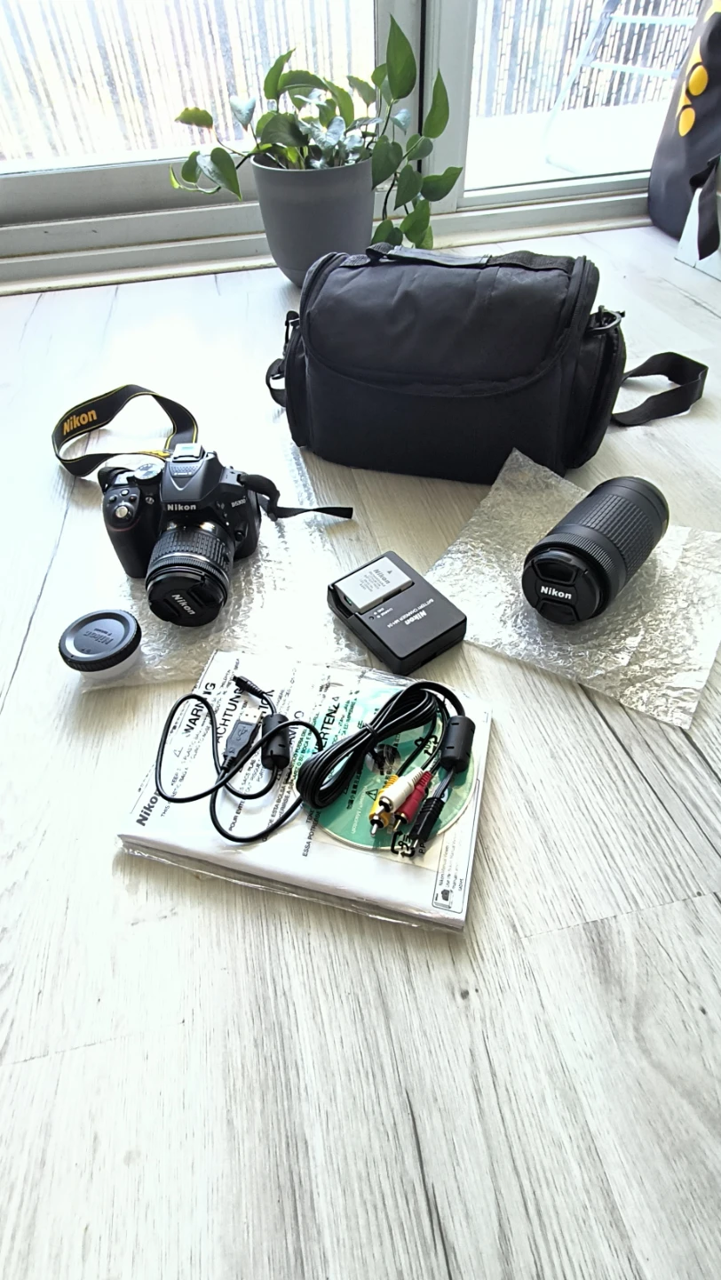 Nikon D5300 DSLR Camera with Accessories
