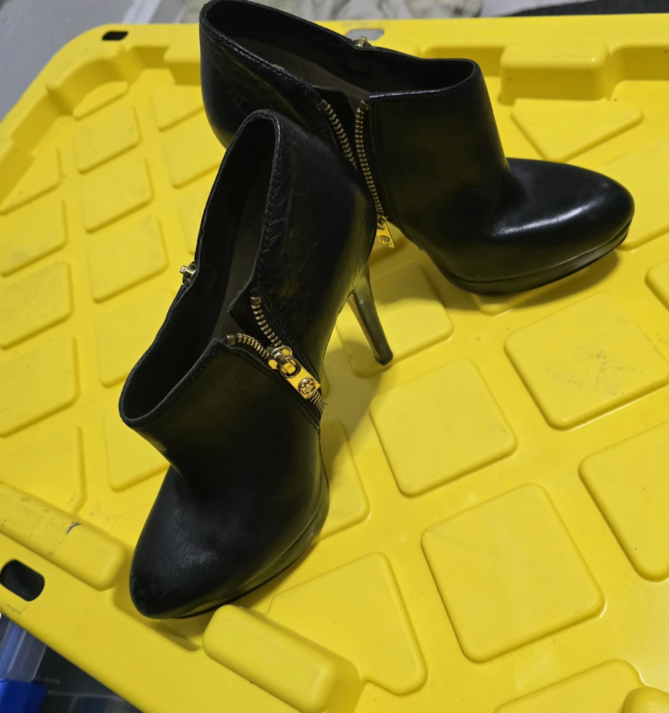 Michael Kors Black Leather Ankle Boots - photo 3