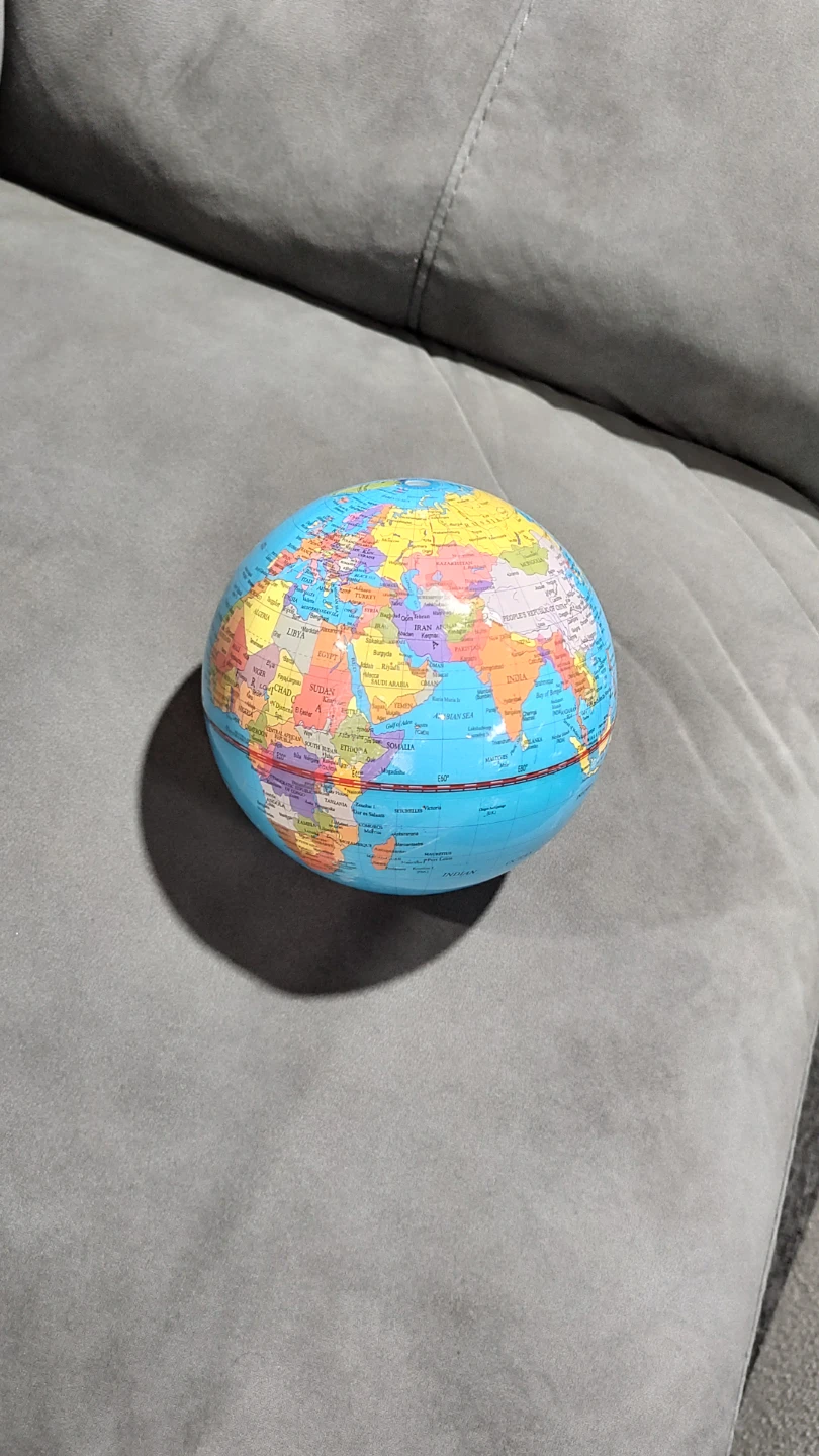 Plastic Globe - photo 2