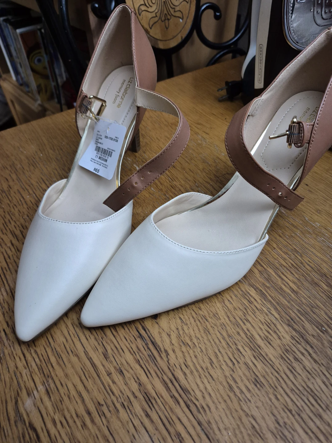 Liz Claiborne Heels Size 8.5 - photo 2