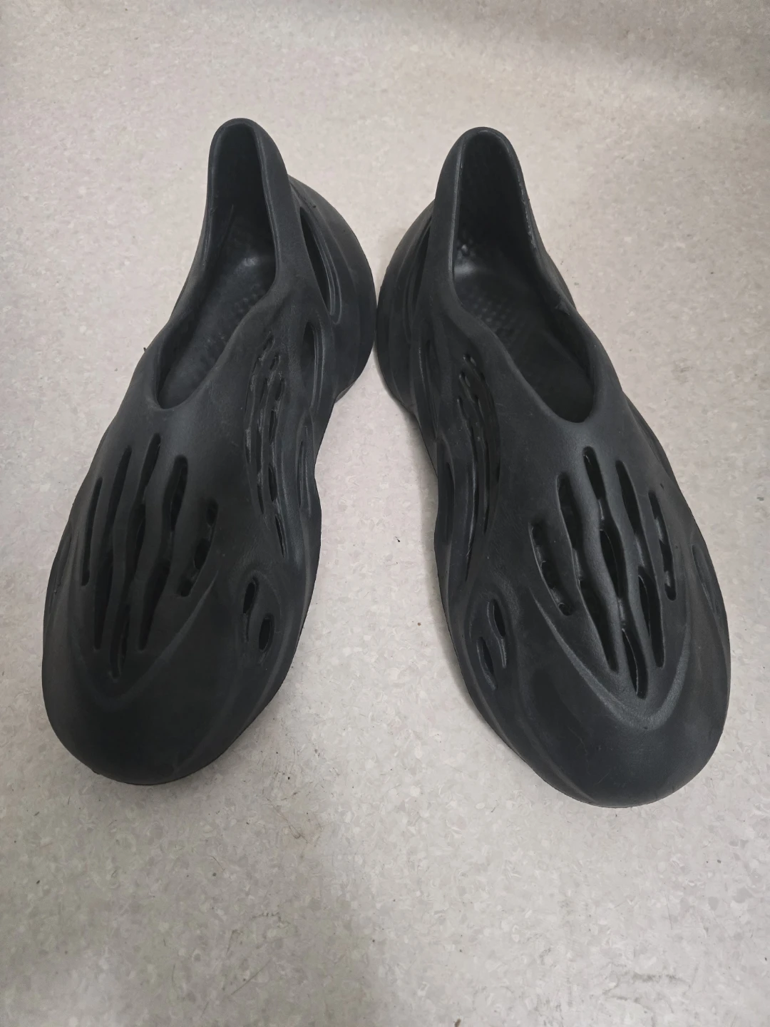Black Yeezy Foam Runner - photo 3