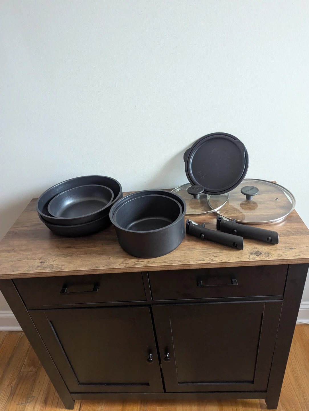 Stackable Non-Stick Cookware Set with Lids and Removable Handles