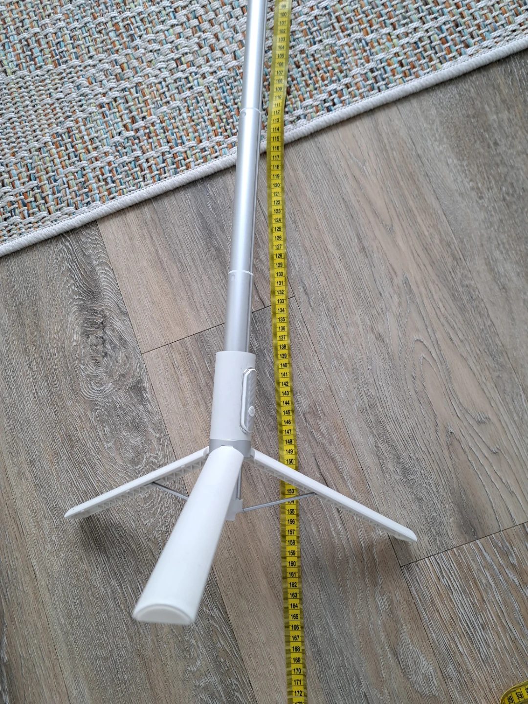 White Selfie Stick Tripod - photo 4