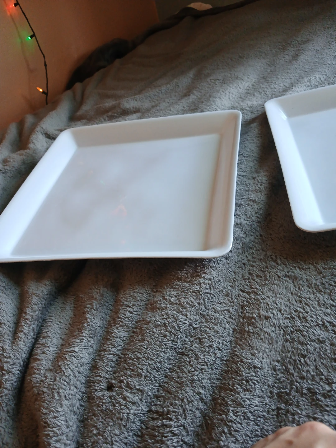 Set of 2 White Square Serving Platters - photo 3