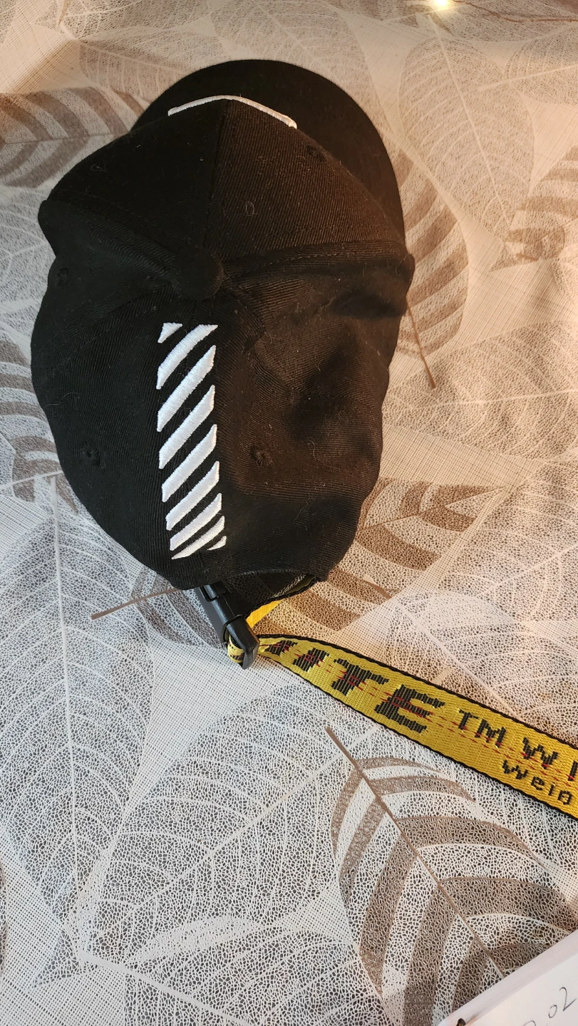OFF-WHITE Black Cap with Yellow Tag - photo 4