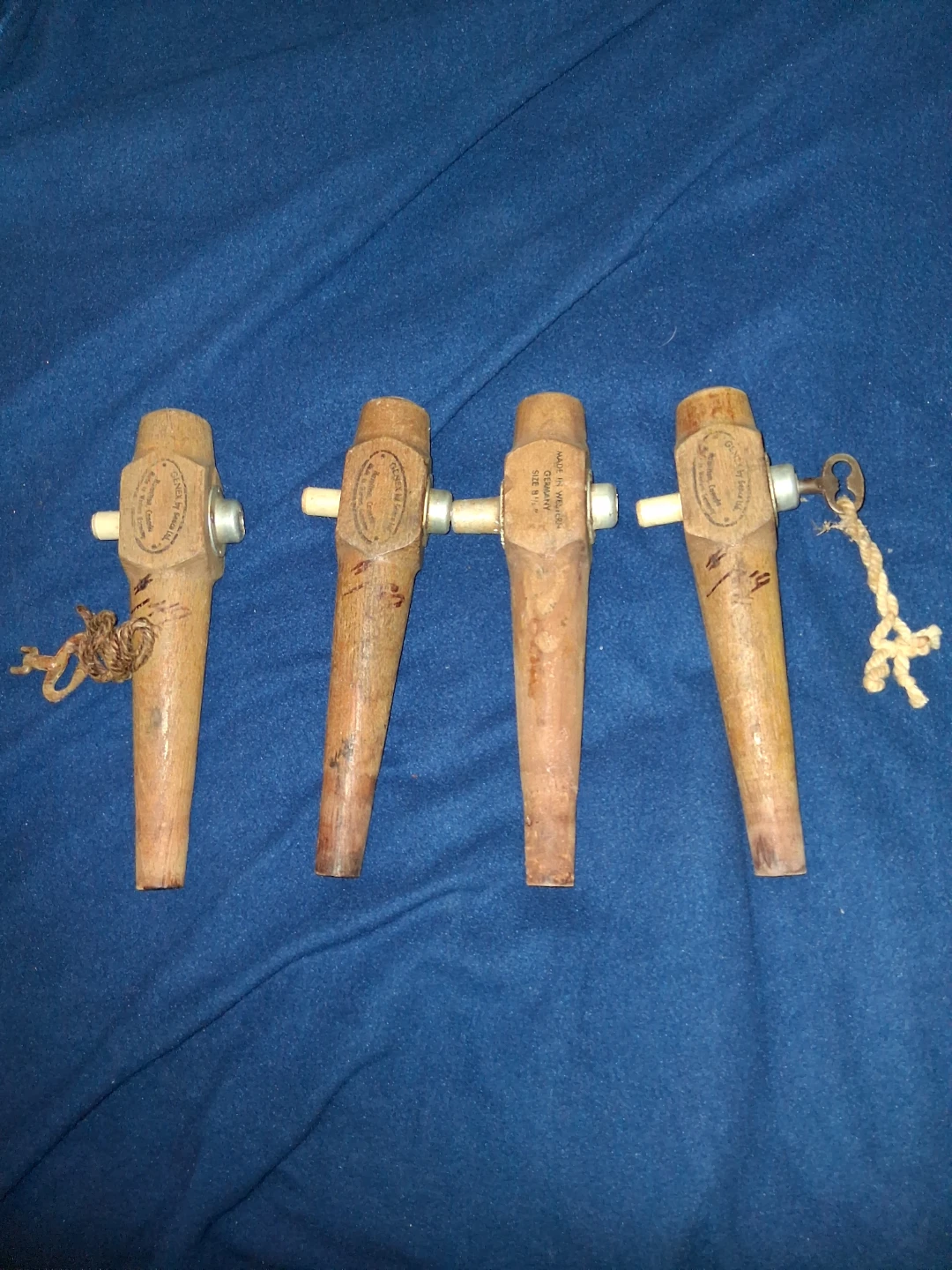 4 GENEVA Wooden Taps with Keys