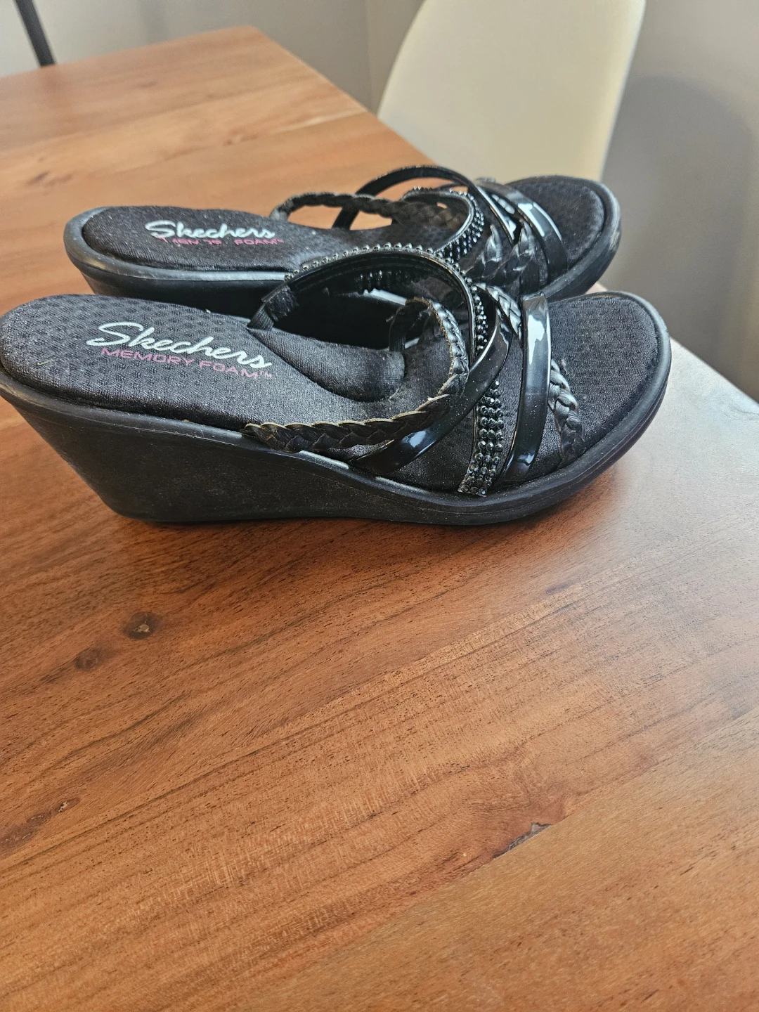 2 pairs of women’s size 7 Skechers sandals & Boots - photo 5