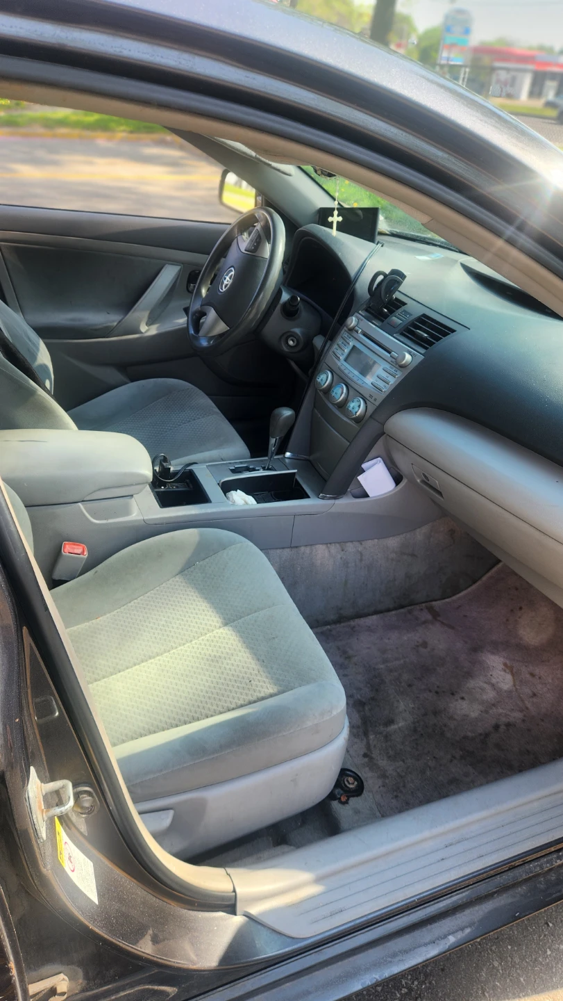 2009 Toyota Camry LE Sedan - photo 5