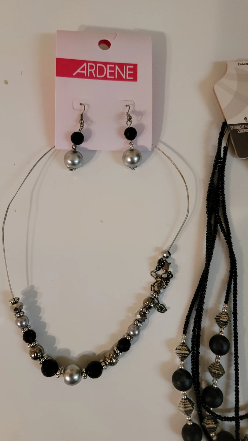 Ardene Beaded Necklace and Earring Set(20)