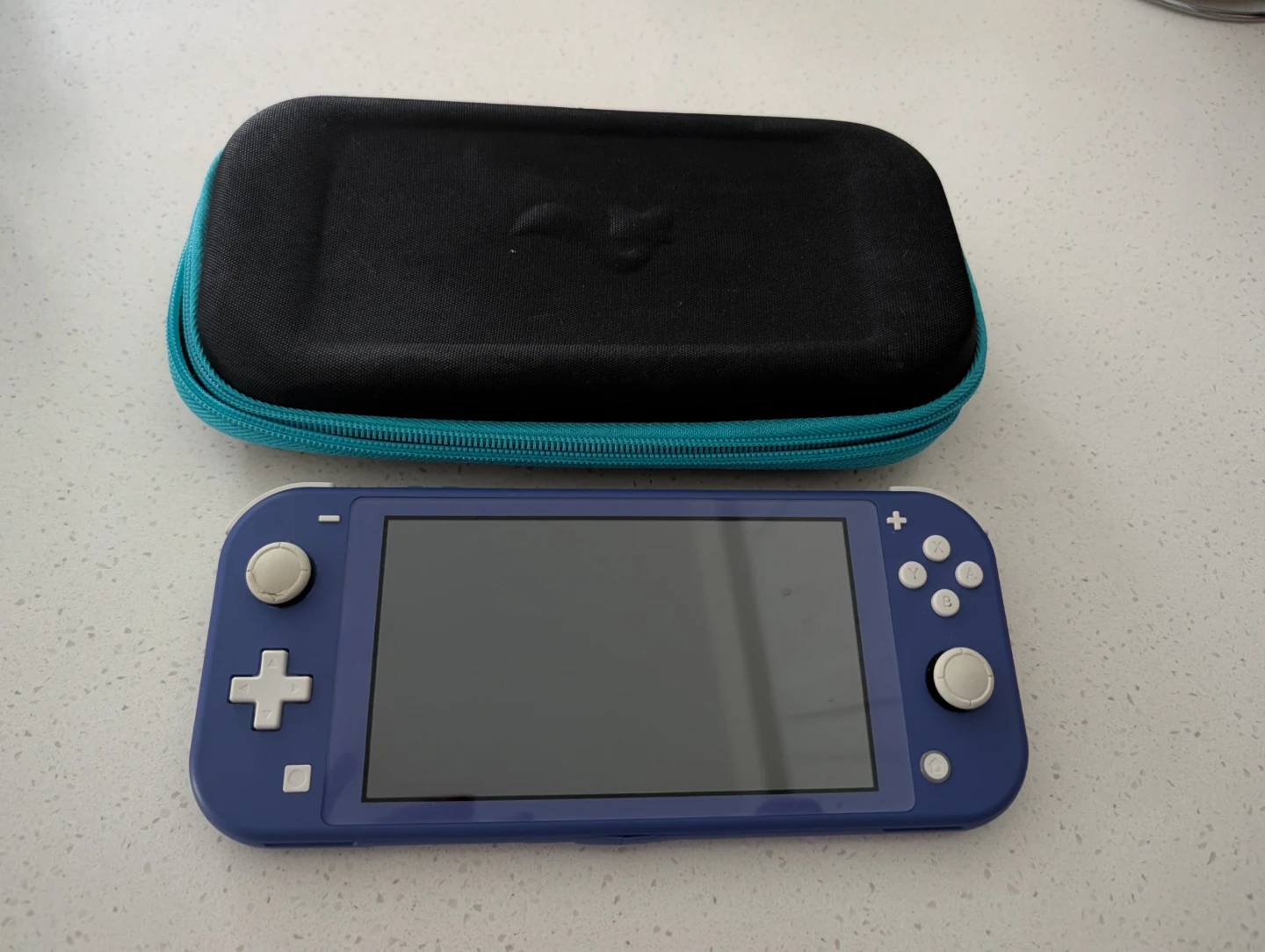 Nintendo Switch Lite Carrying Case and Console - photo 2